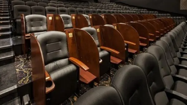 映画館のシート 特別なシートのある映画館で見たい 映画館のシート 特別なシートのある映画館で見たい